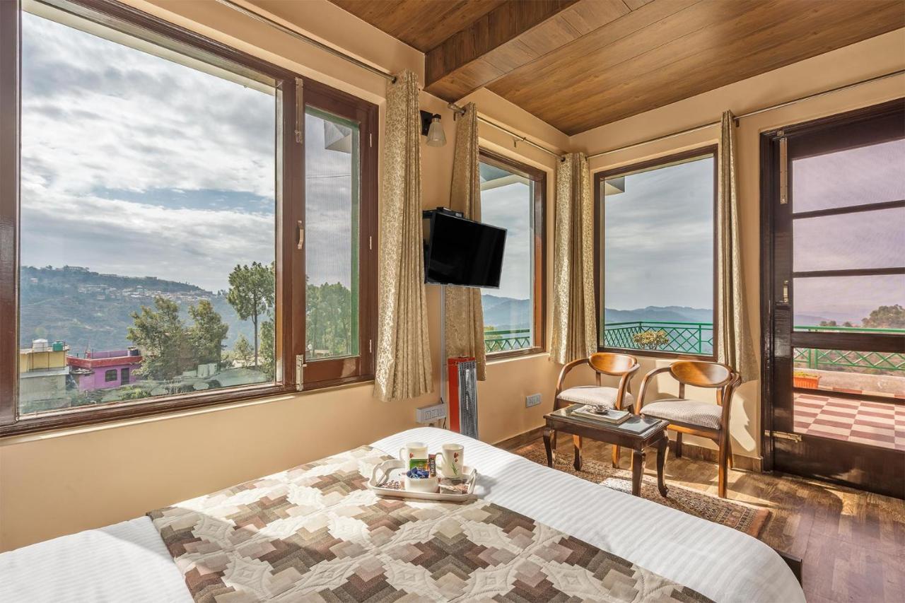 Stayvista At Cecil Cottages With Barbeque, Hill View Kasauli Exterior photo